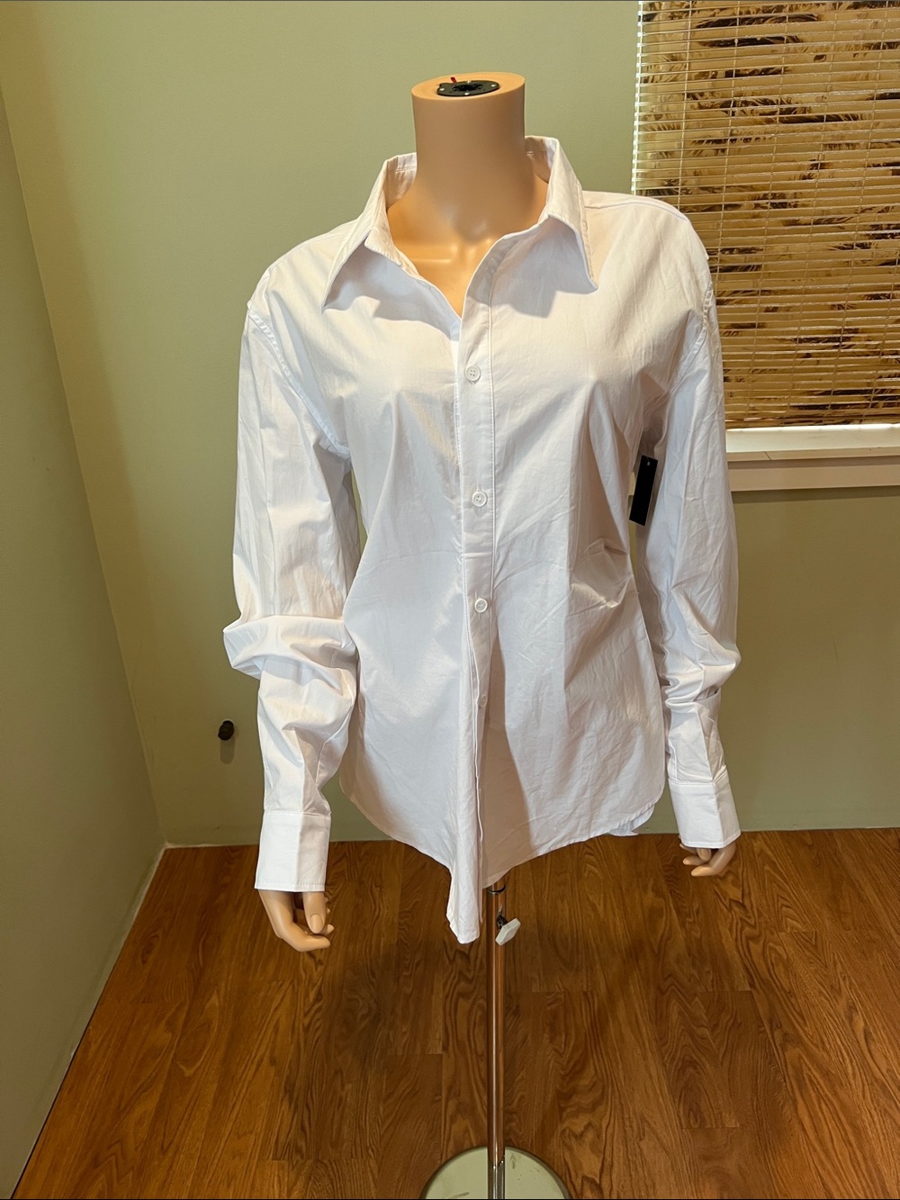 Revolve Lioness Classic White Button-Up Blouse Size L